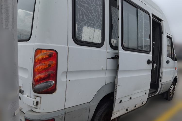 Used Iveco Power Daily 2013 2.5T-V39 Box Truck High Roof Rear Right 45 Deg