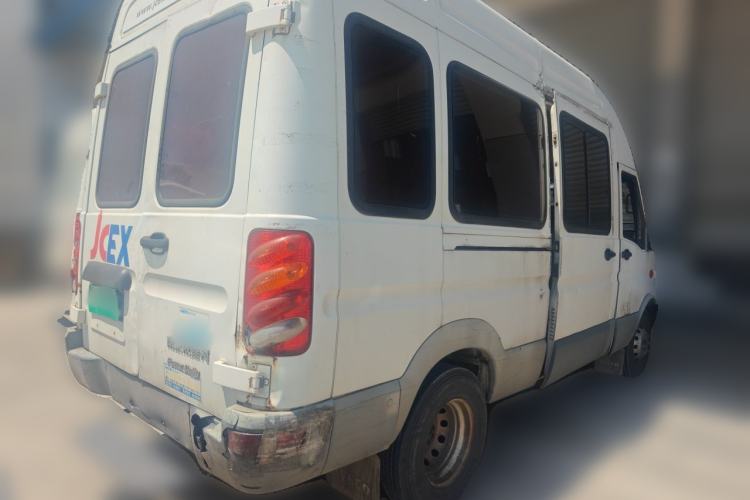 Used Iveco Power Daily 2013 2.5T-A37 Dual-Purpose High-Roof Van Rear Right 45 Deg
