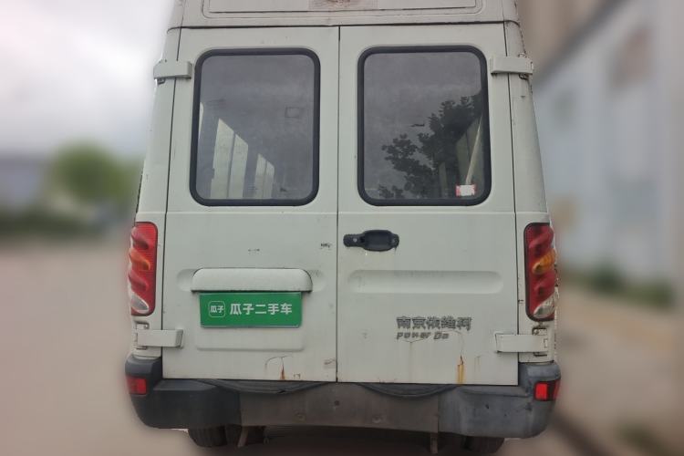Used Iveco Power Daily 2013 2.5T-V39 Box Truck High Roof Rear