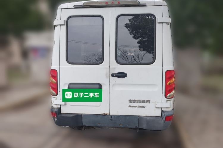 Used Iveco Power Daily 2013 2.5T-V39 Box Truck High Roof Rear