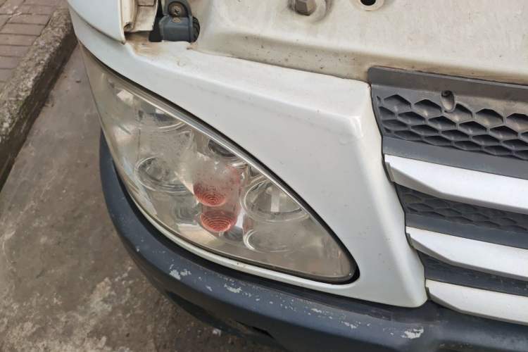 Used Iveco Power Daily 2013 2.5T-A37 Dual-Purpose High-Roof Van Right Front Headlight