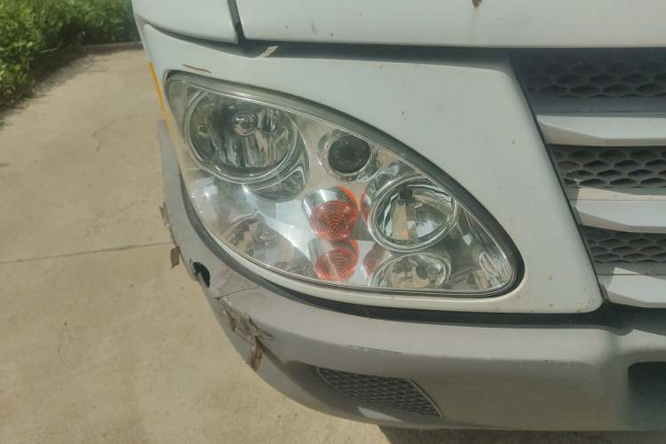 Used Iveco Power Daily 2013 2.8T-A32 All-Round Edition Right Front Headlight