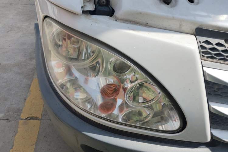 Used Iveco Power Daily 2013 3.0T-A37 Dual-Purpose Low-Roof F1C Van Right Front Headlight