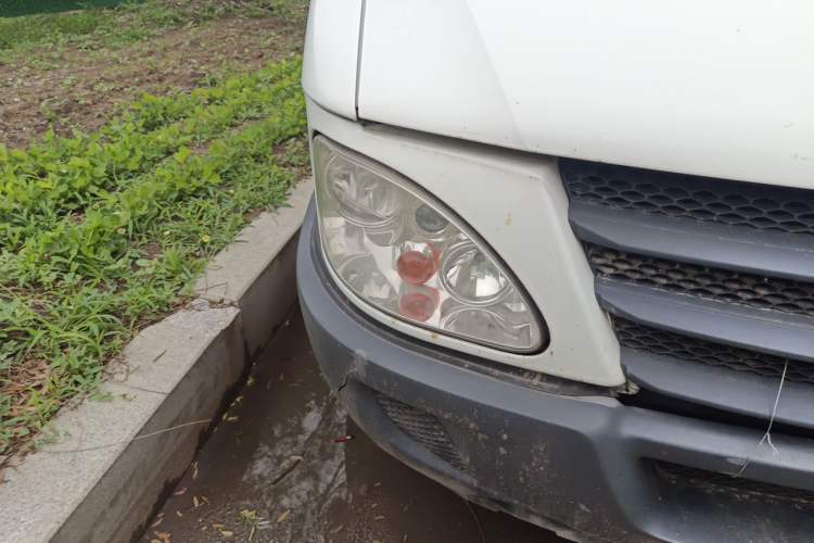 Used Iveco Power Daily 2013 3.0T-V42 Box Truck F1C Right Front Headlight