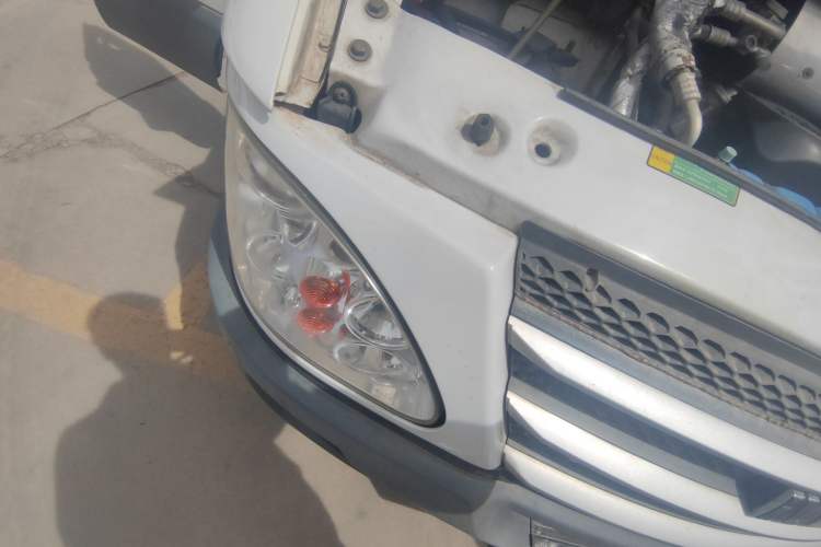 Used Iveco Power Daily 2013 3.0T-A37 Dual-Purpose Low-Roof F1C Van Right Front Headlight