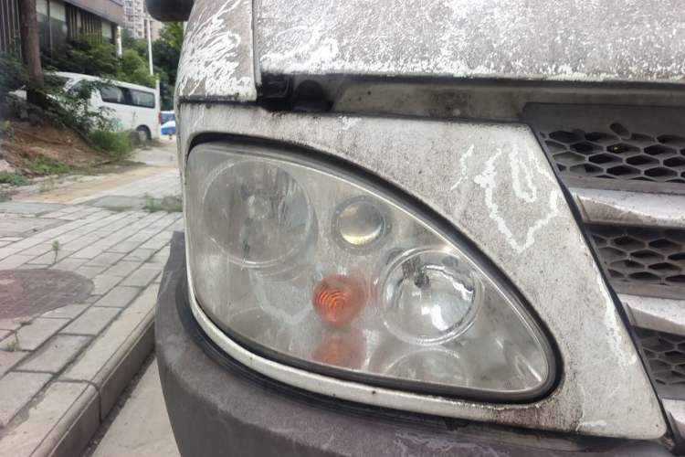Used Iveco Power Daily 2013 2.5T-V39 Box Truck High Roof Right Front Headlight