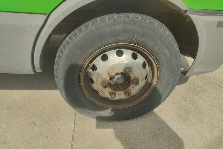 Used Iveco Power Daily 2013 2.8T-A32 All-Round Edition Right Front Wheel Hub
