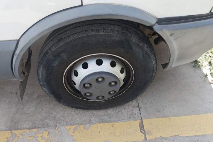 Used Iveco Power Daily 2013 3.0T-A37 Dual-Purpose Low-Roof F1C Van Right Front Wheel Hub