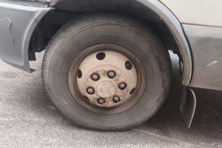 Used Iveco Power Daily 2013 2.8T-A32 All-Round Edition Right Front Wheel Hub