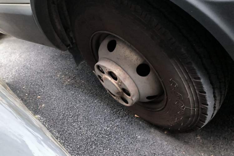 Used Iveco Power Daily 2013 2.8T-A32 All-Round Edition Right Front Wheel Hub