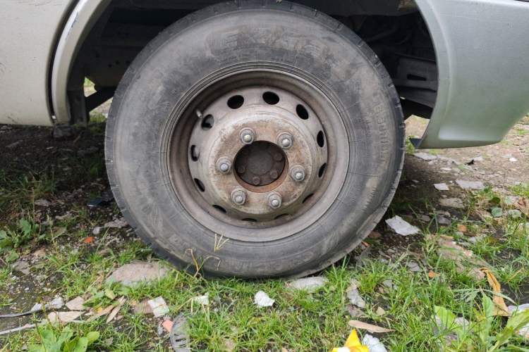 Used Iveco Power Daily 2013 2.5T-A37 Dual-Purpose High-Roof Van Right Front Wheel Hub