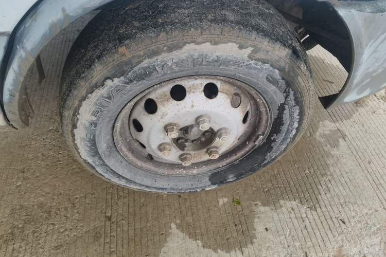 Used Iveco Power Daily 2013 2.8T-A32 All-Round Edition Right Front Wheel Hub