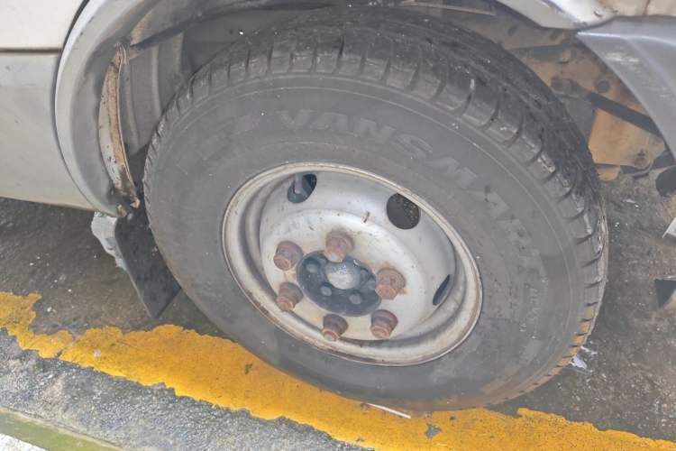Used Iveco Power Daily  Right Front Wheel Hub