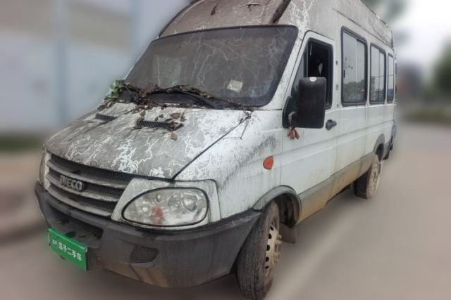 Used Iveco Power Daily 2013 2.5T-V39 Box Truck High Roof