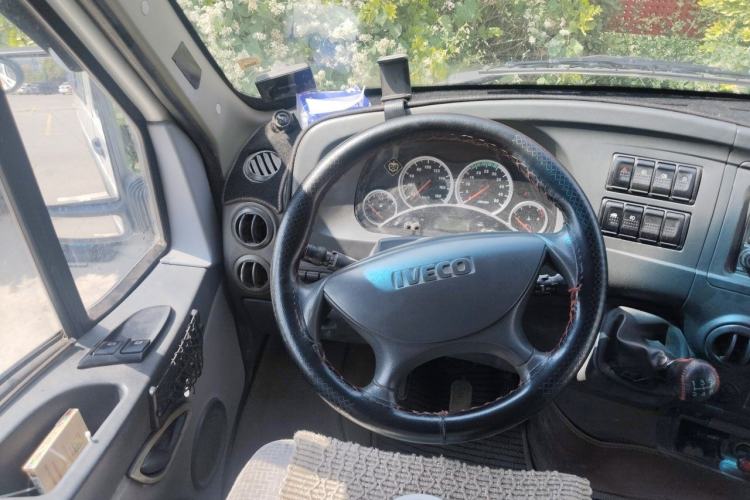 Used Iveco Power Daily 2013 3.0T-A37 Dual-Purpose Low-Roof F1C Van Steering Wheel