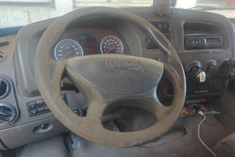 Used Iveco Power Daily 2013 2.5T-A37 Dual-Purpose High-Roof Van Steering Wheel