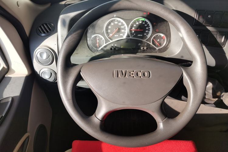 Used Iveco Power Daily 2013 2.5T-A37 Dual-Purpose High-Roof Van Steering Wheel