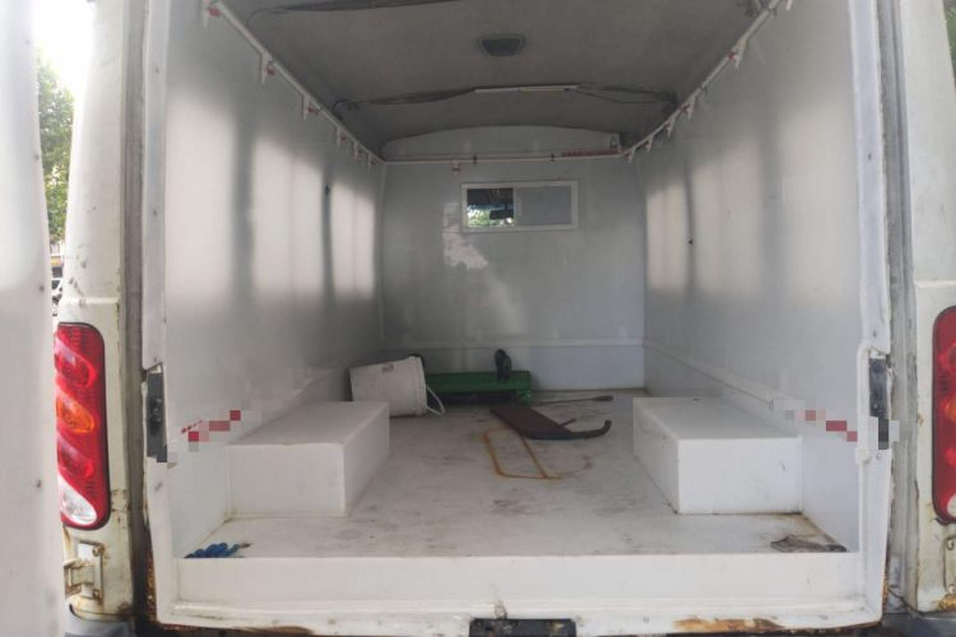 Used Iveco Power Daily 2013 2.5T-V39 Low-Roof Box Truck Trunk