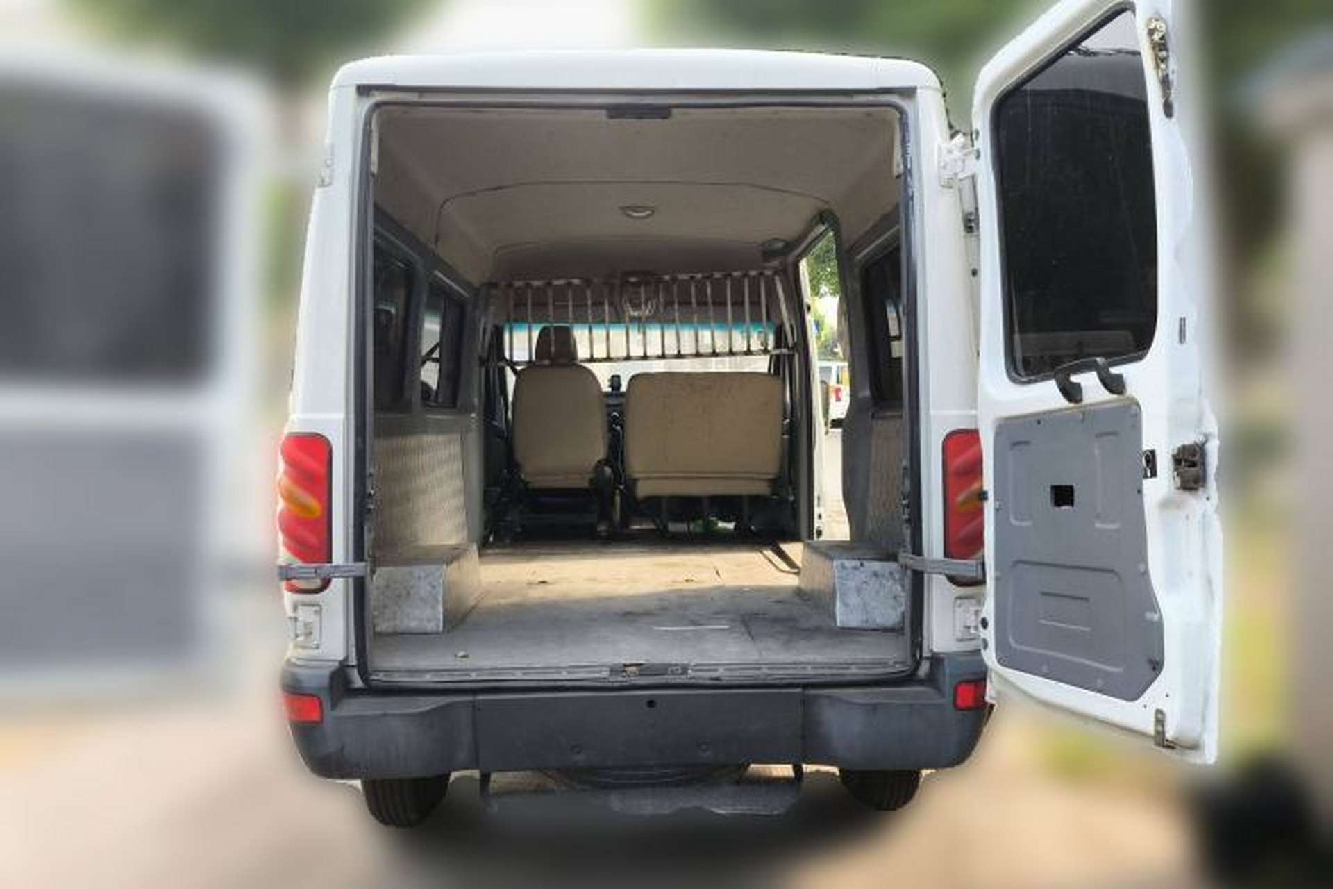 Used Iveco Power Daily 2013 2.8T-A32 All-Round Edition Trunk