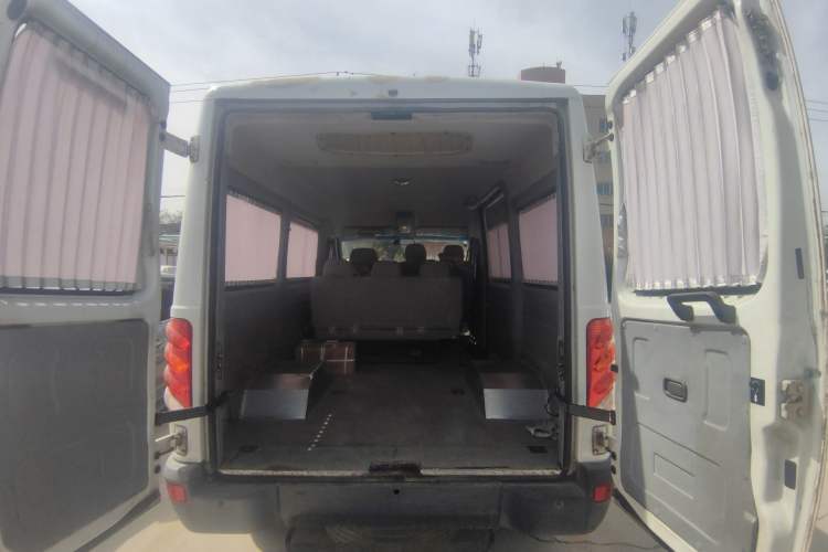 Used Iveco Power Daily 2013 3.0T-A37 Dual-Purpose Low-Roof F1C Van Trunk