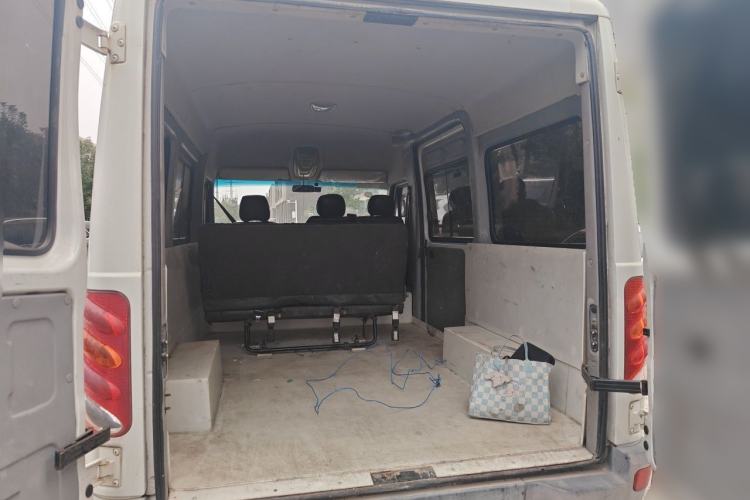 Used Iveco Power Daily 2013 2.8T-A32 Express Version Trunk