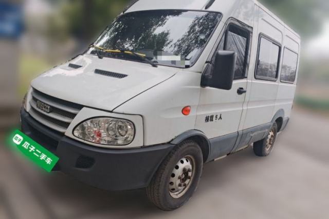 Used Iveco Power Daily 2013 2.5T-V39 Box Truck High Roof
