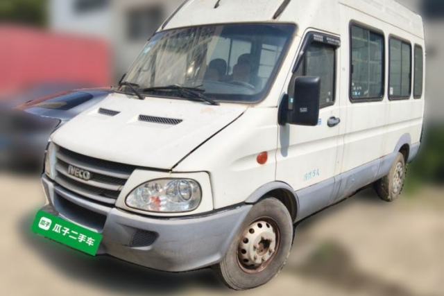 Used Iveco Power Daily 2013 2.5T-V39 Box Truck High Roof