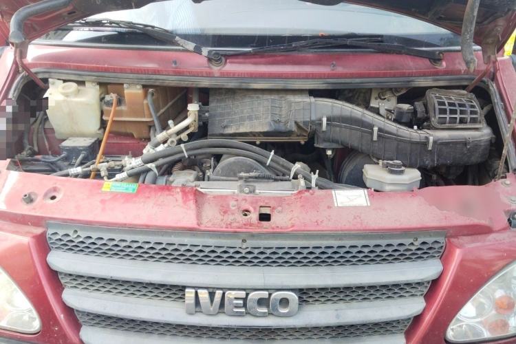 Used Iveco Power Daily  Engine Bay