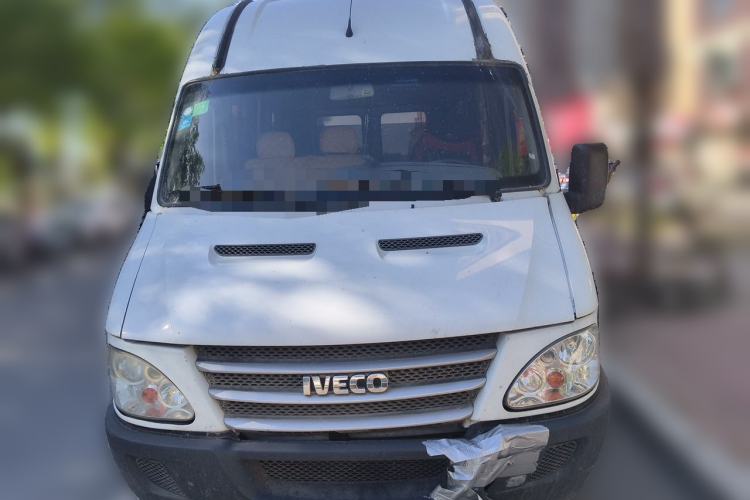 Used Iveco Power Daily  Front