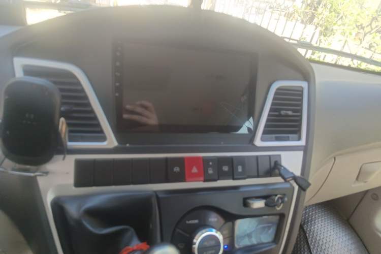 Used Iveco Power Daily 2016 3.0T-A37 Prestige High-Roof F1C Audio And AC Panel