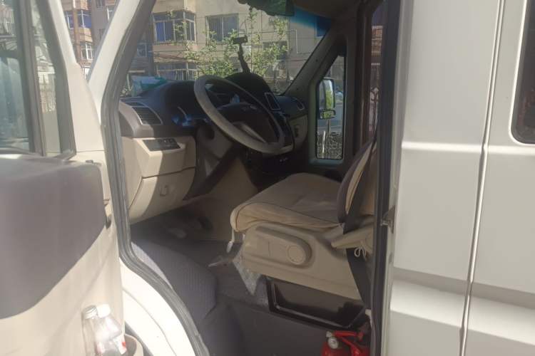 Used Iveco Power Daily 2016 3.0T-A37 Prestige High-Roof F1C Driver Seat