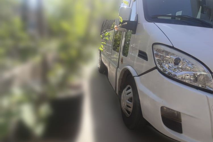 Used Iveco Power Daily 2016 3.0T-A37 Prestige High-Roof F1C Front Right 45 Deg