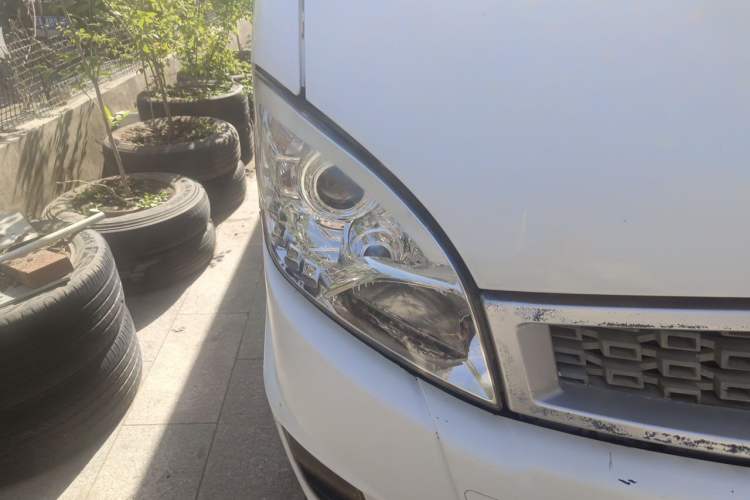 Used Iveco Power Daily 2016 3.0T-A37 Prestige High-Roof F1C Right Front Headlight