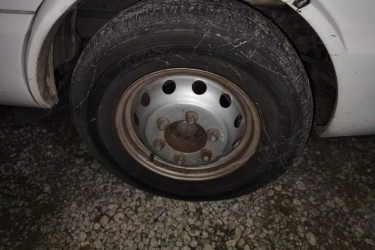 Used Iveco Power Daily 2016 3.0T-A32 Deluxe Top-End F1C Right Front Wheel Hub