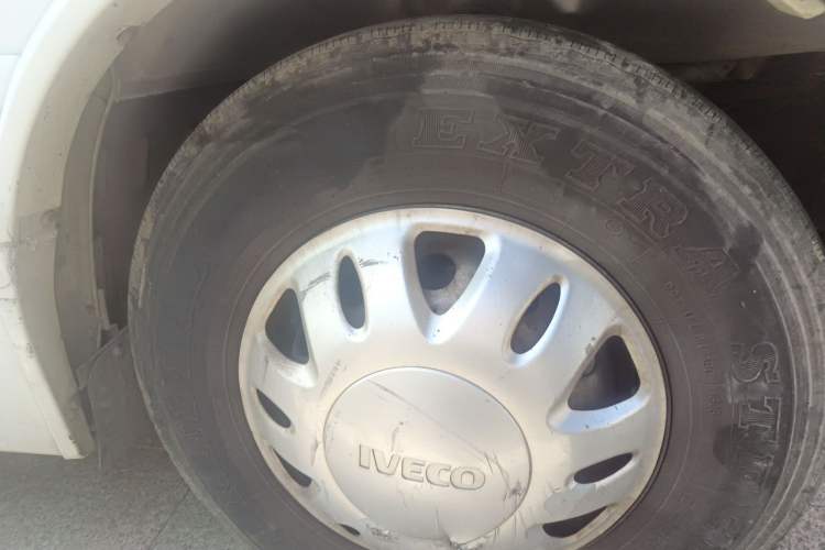 Used Iveco Power Daily 2016 3.0T-A37 Prestige High-Roof F1C Right Front Wheel Hub