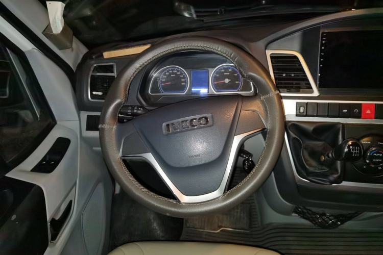 Used Iveco Power Daily 2016 3.0T-A32 Deluxe Top-End F1C Steering Wheel