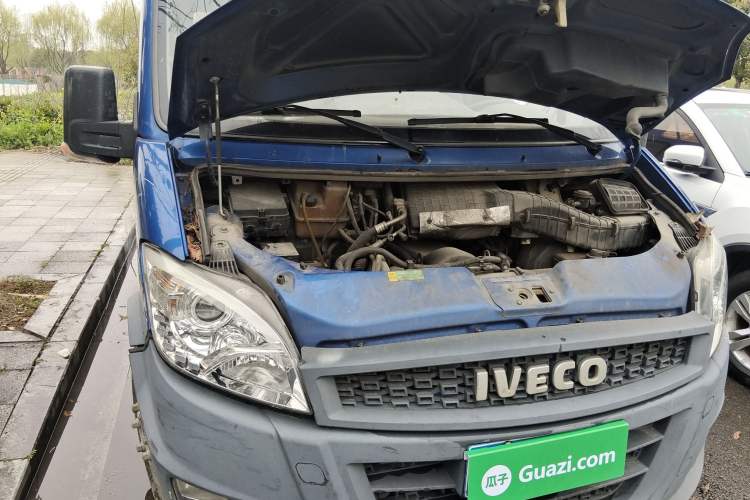 Used Iveco Power Daily 2017 2.5T Deluxe A37 High-Roof 6-7 Seater Bus 47Z5 Engine Bay Right
