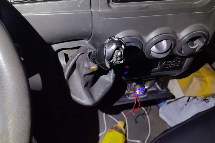 Used Iveco Power Daily 2017 2.5T Classic A37 High-Roof 7-Seater Passenger Van 47Z5 Gear Lever