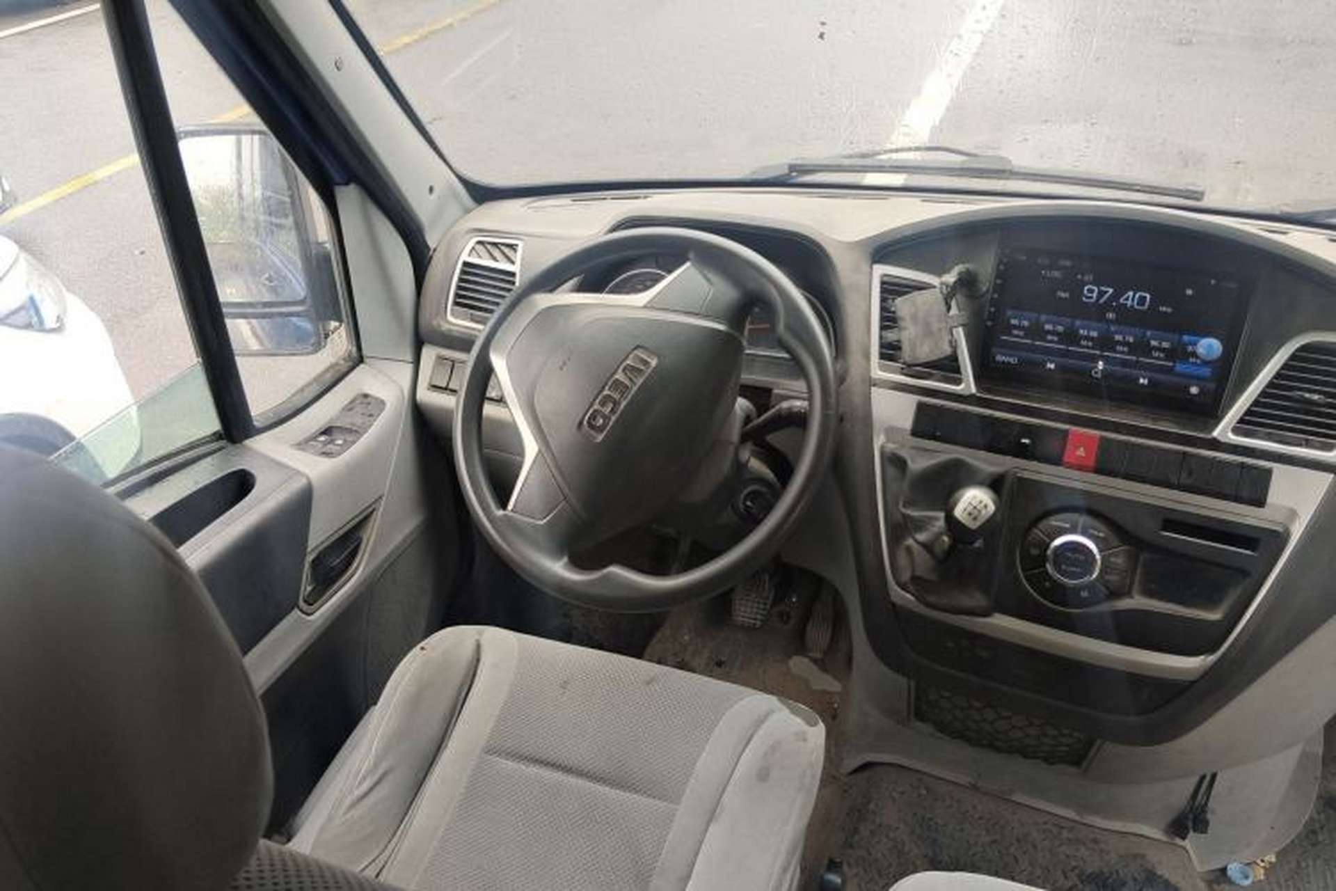 Used Iveco Power Daily 2017 2.5T Deluxe A37 High-Roof 6-7 Seater Bus 47Z5 Steering Wheel