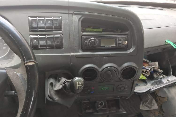 Used Iveco Power Daily 2017 2.5T Deluxe A37 High-Roof 6-7 Seater Bus 47Z5 Audio And AC Panel