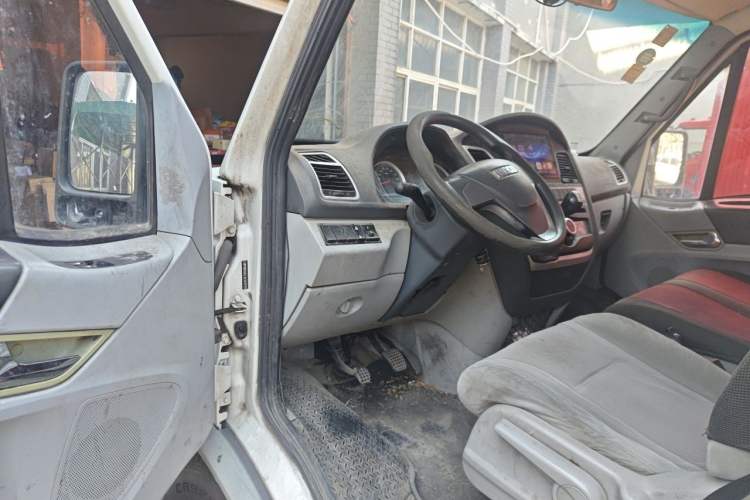 Used Iveco Power Daily 2017 2.5T Deluxe A37 High-Roof 6-7 Seater Bus 47Z5 Driver Seat