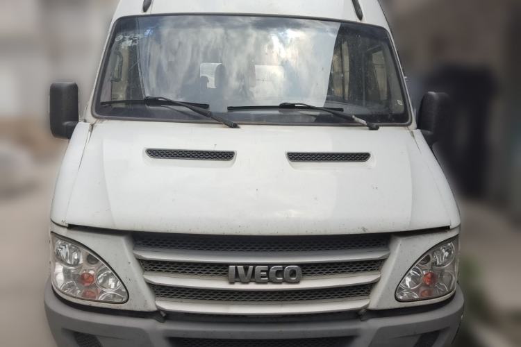 Used Iveco Power Daily 2017 2.5T Deluxe A37 High-Roof 6-7 Seater Bus 47Z5 Front