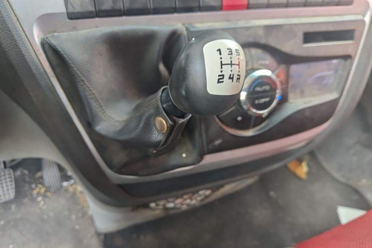 Used Iveco Power Daily 2017 2.5T Deluxe A37 High-Roof 6-7 Seater Bus 47Z5 Gear Lever