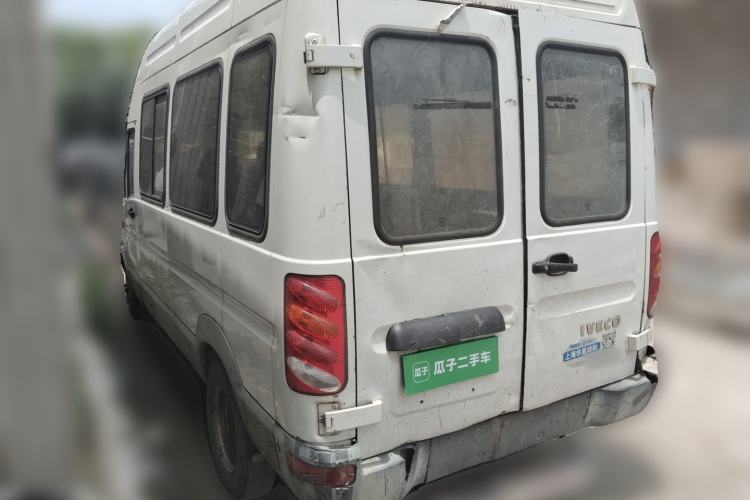 Used Iveco Power Daily 2017 2.5T Deluxe A37 High-Roof 6-7 Seater Bus 47Z5 Rear Left 45 Deg