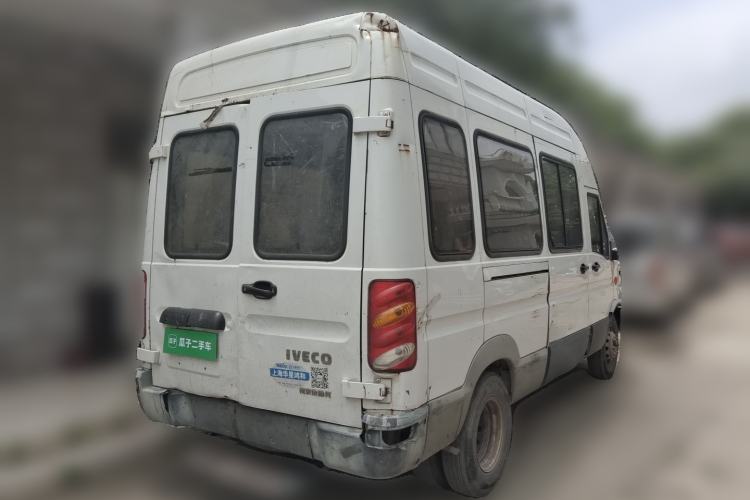 Used Iveco Power Daily 2017 2.5T Deluxe A37 High-Roof 6-7 Seater Bus 47Z5 Rear Right 45 Deg