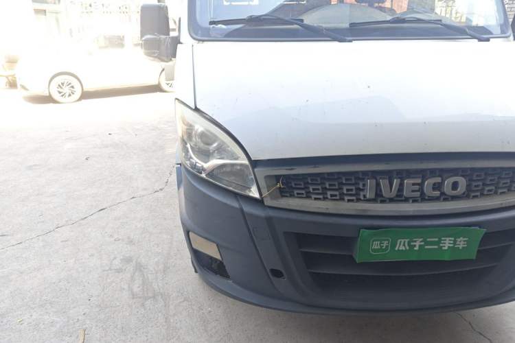 Used Iveco Power Daily 2017 2.5T Deluxe A37 High-Roof 6-7 Seater Bus 47Z5 Right Front Headlight
