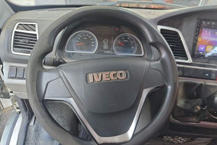 Used Iveco Power Daily 2017 2.5T Deluxe A37 High-Roof 6-7 Seater Bus 47Z5 Steering Wheel