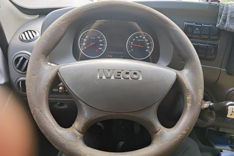 Used Iveco Power Daily 2017 2.5T Classic A37 High-Roof 7-Seater Passenger Van 47Z5 Steering Wheel
