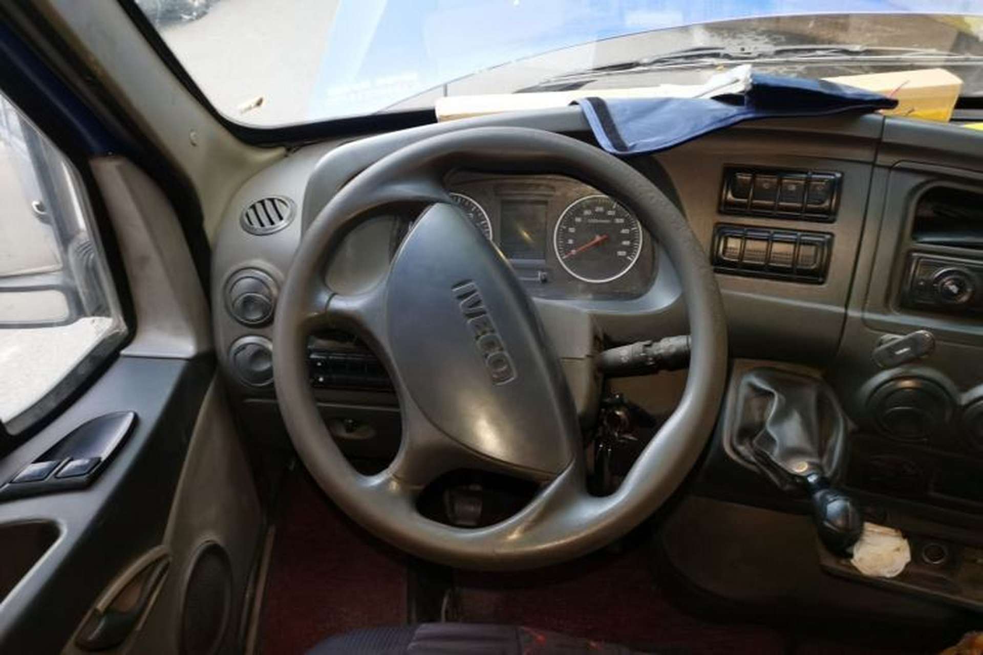 Used Iveco Power Daily 2017 2.8T Classic X46 43S5 Long-Wheelbase Cargo Truck Steering Wheel