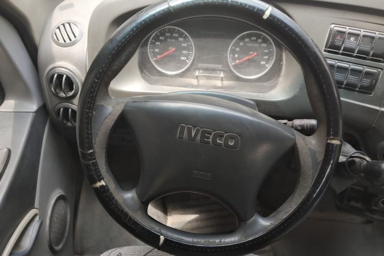 Used Iveco Power Daily 2017 2.5T Deluxe A37 High-Roof 6-7 Seater Bus 47Z5 Steering Wheel